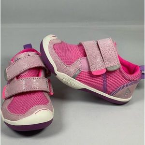 Never been worn Plae Ty Pink/Dewberry sneakers. Size 8 toddler.